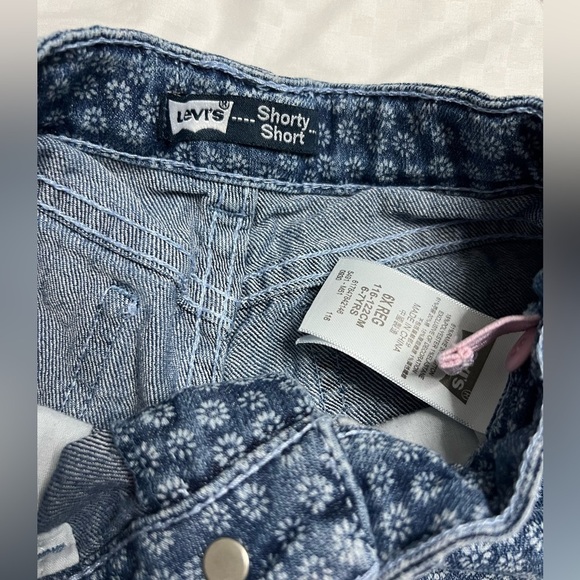 Set of 2 girls denim shorts size 6/7 - Picture 6 of 9